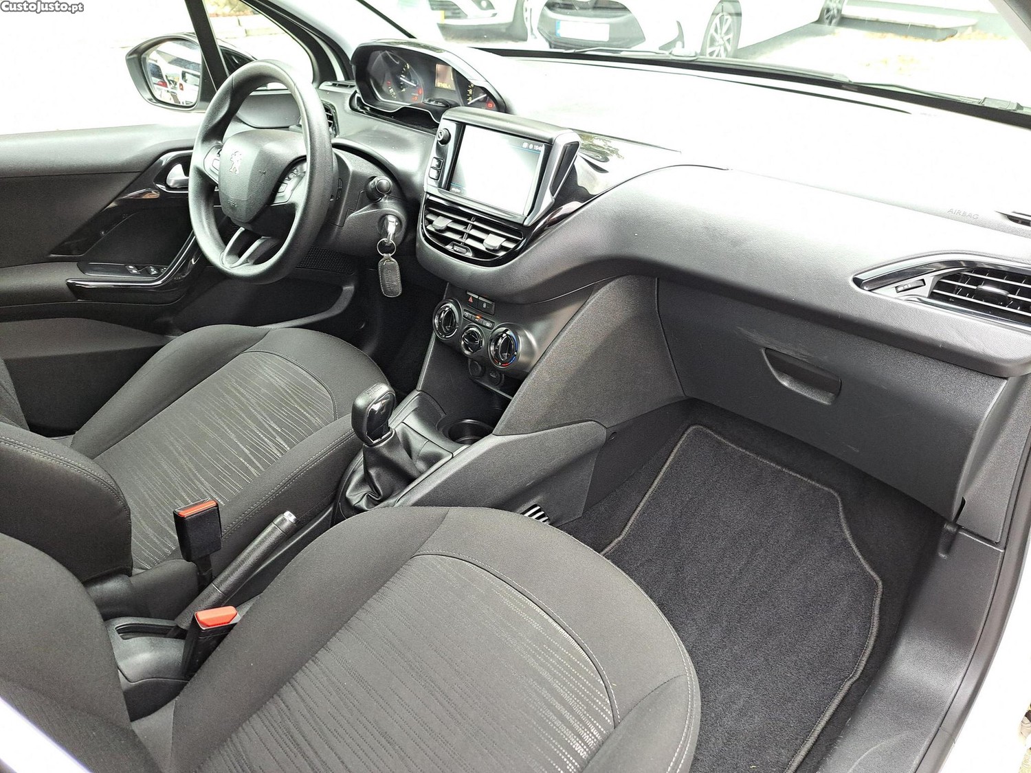 Peugeot 208 1.5 BlueHDi Active — fotografia 10