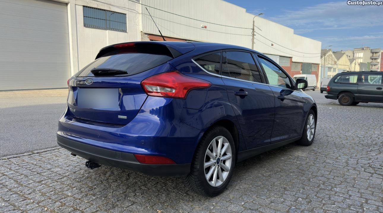 Ford Focus 1.0EcoboostS&S 125cvCaixa automática de 2016 — fotografia 9