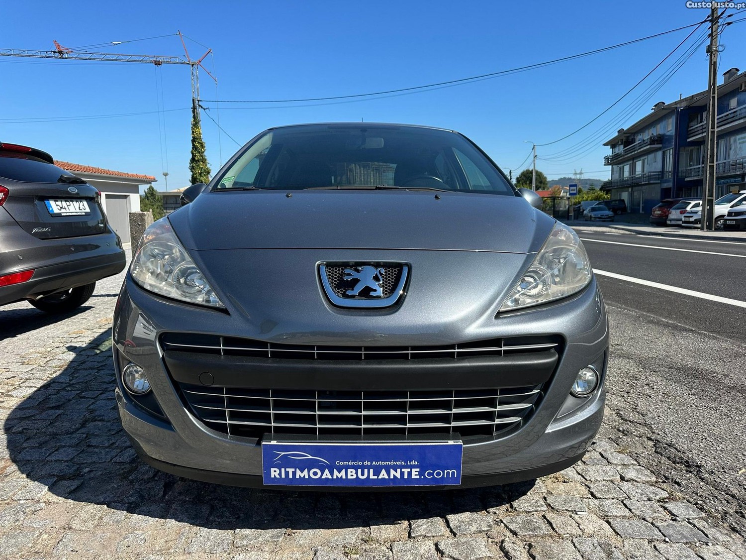 Peugeot 207 1.4 HDi Sport — fotografia 12