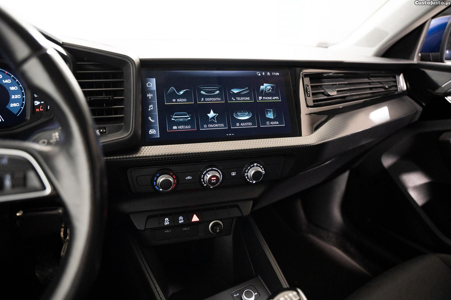 Audi A1 Sportback 25 TFSI Advanced — fotografia 9