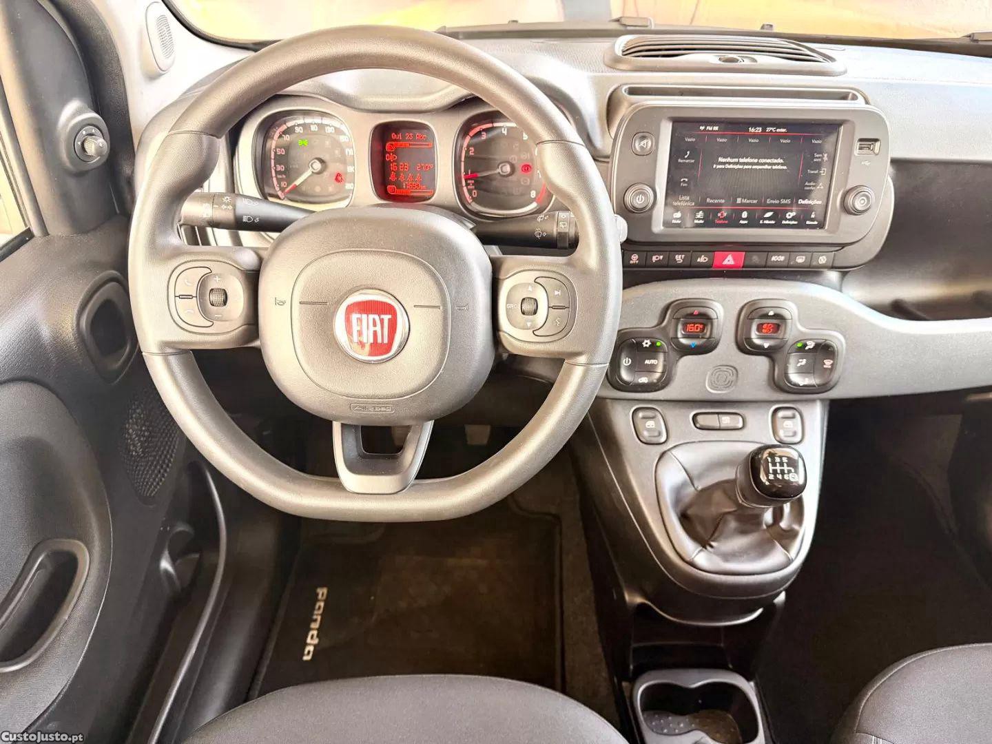 Fiat Panda 1.0 hybrid city cross — fotografia 8