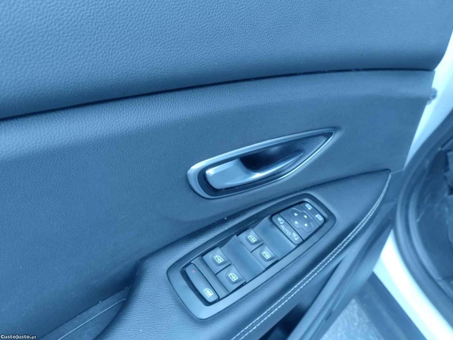 Renault Grand Scénic 1.6 DCI 130cv Intens - 7 lugares - Teto Panorâmico - C/ Garantia — fotografia 9