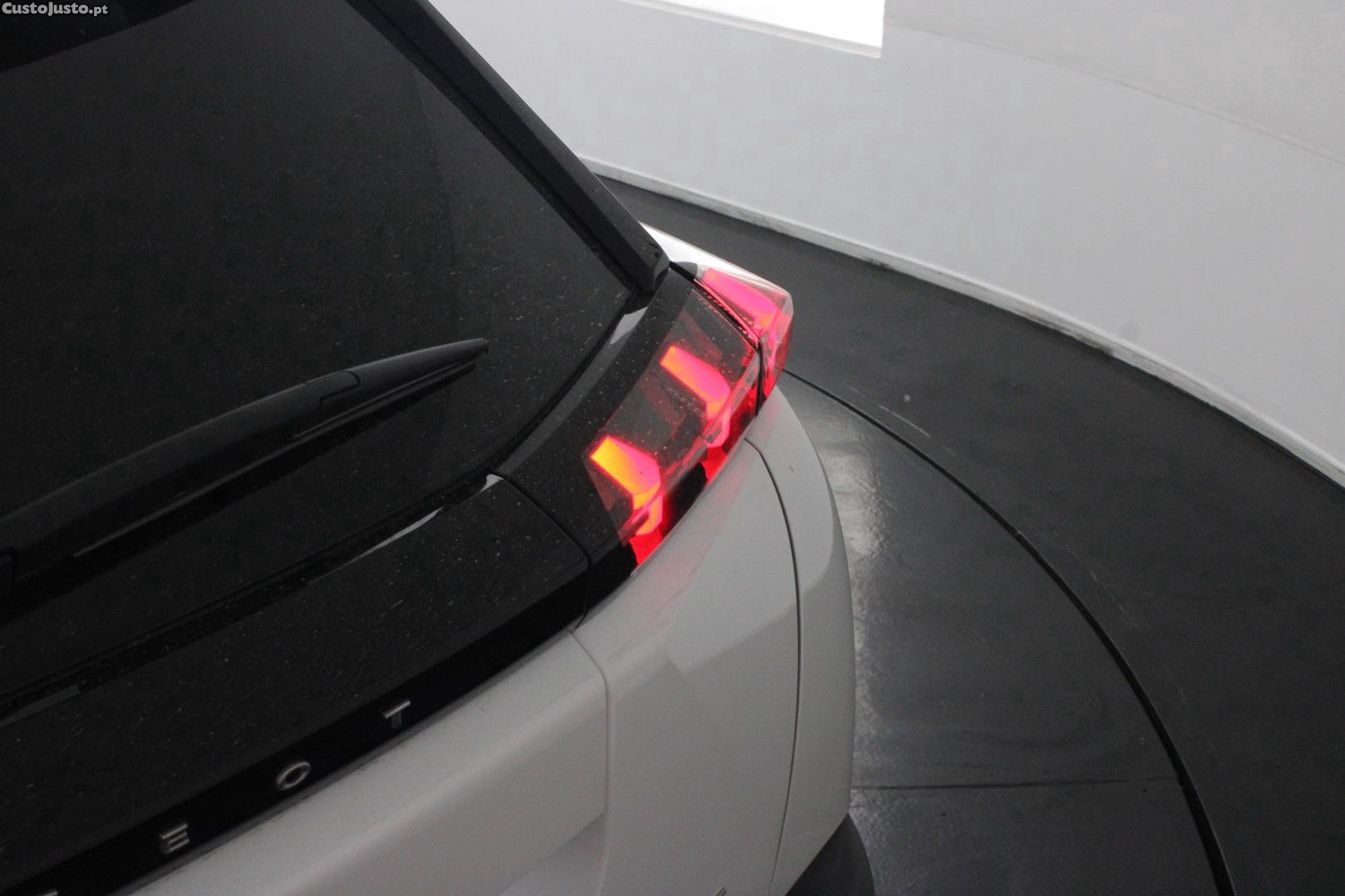 Peugeot e-2008 GT — fotografia 2