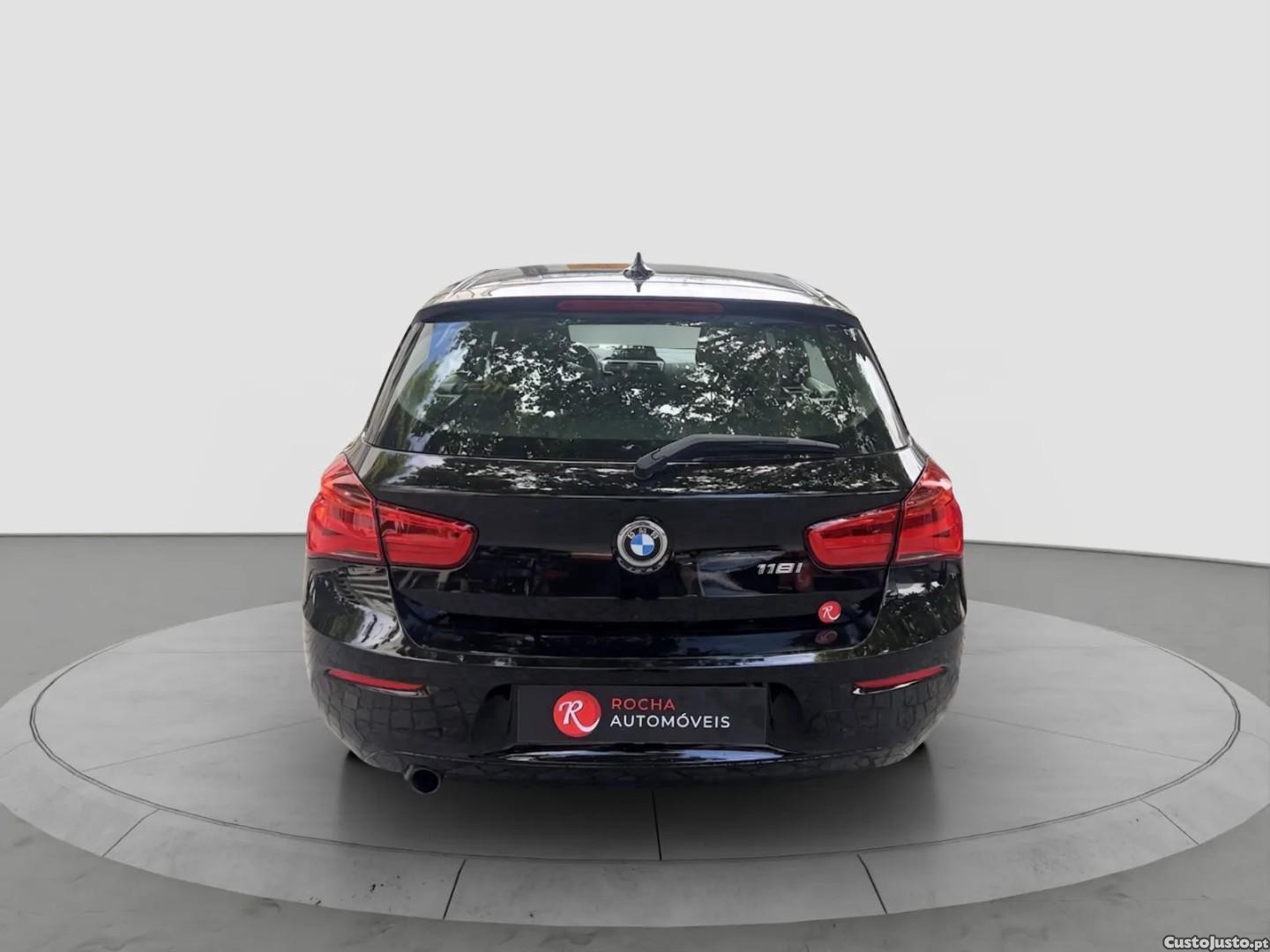 BMW 118 i Advantage — fotografia 4