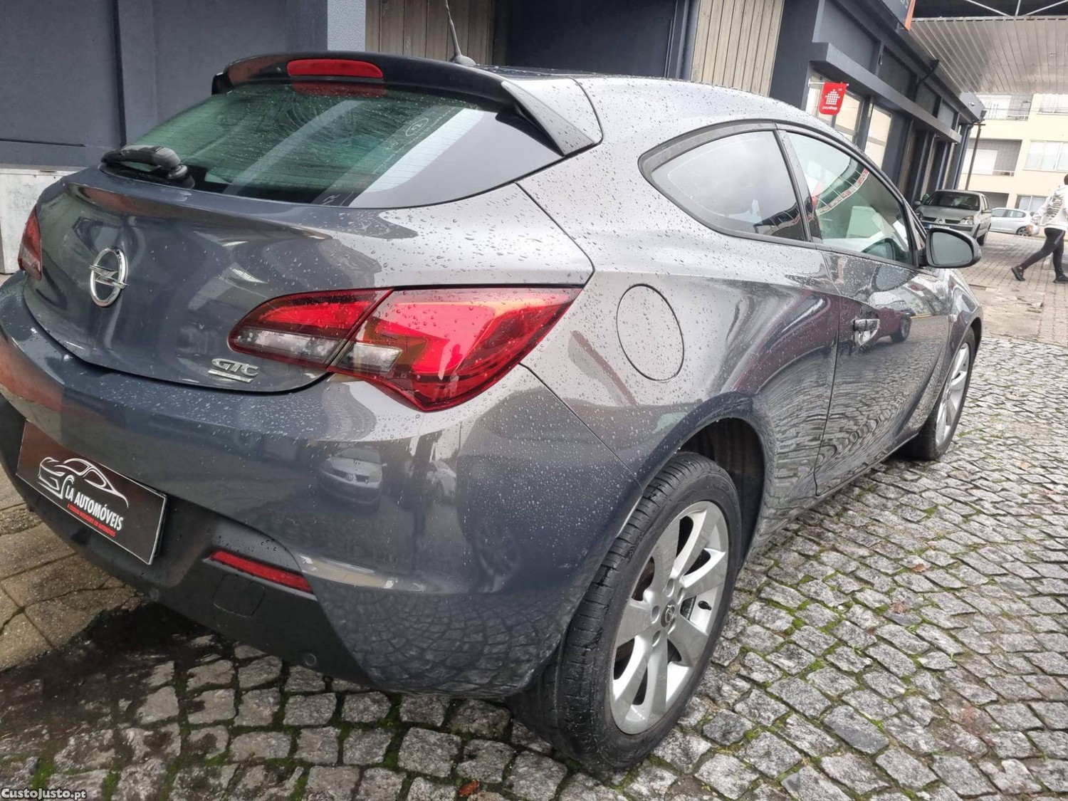 Opel Astra J 1.7 cdti 130CV GTC — fotografia 13