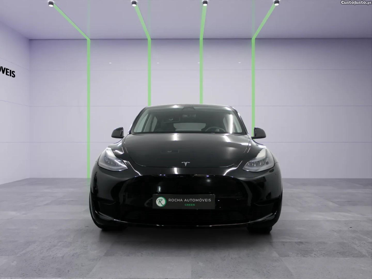 Tesla Model Y Standard — fotografia 13