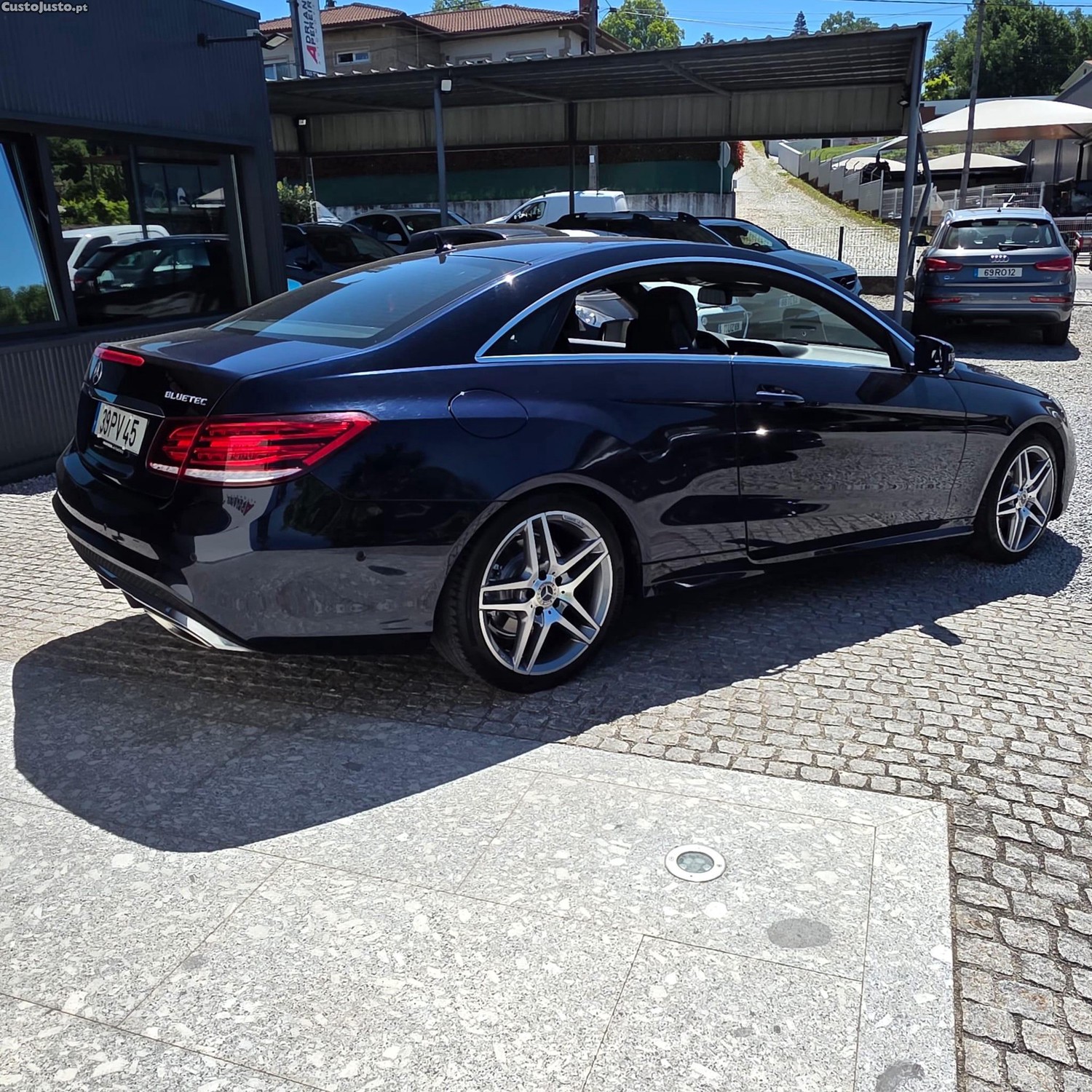 Mercedes-Benz E 220 CDi BlueEfficiency Auto — fotografia 12