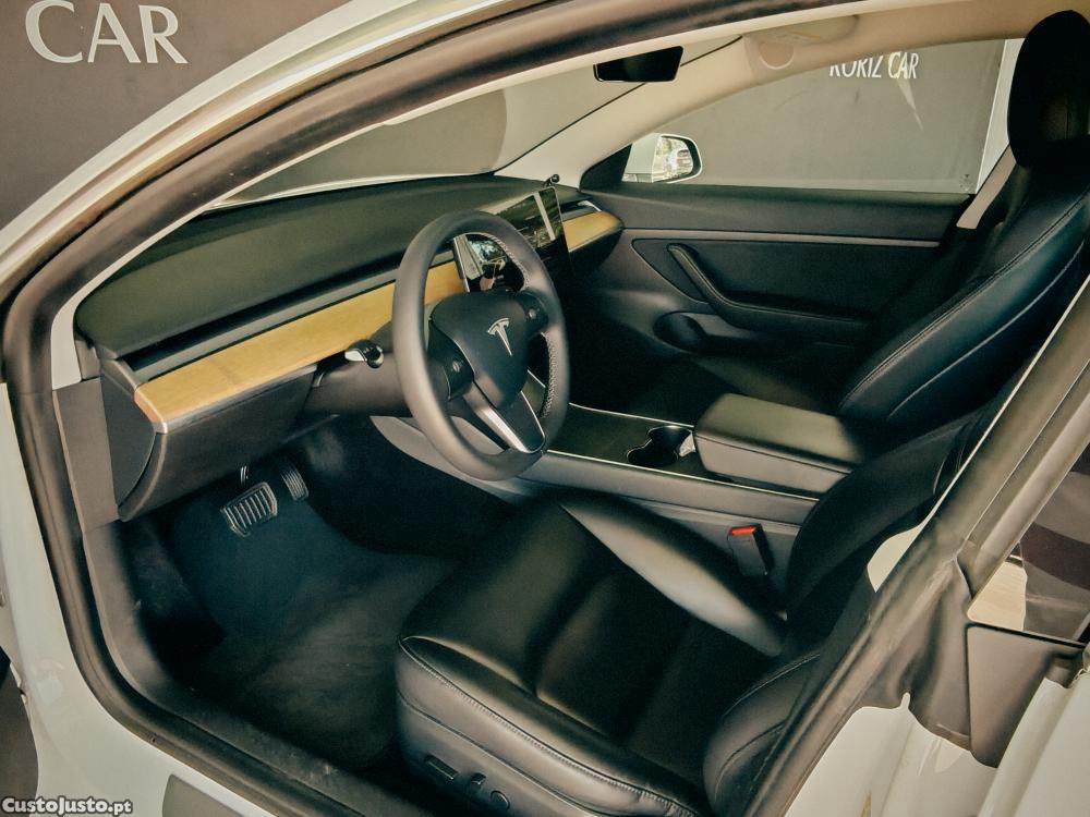 Tesla Model 3 Standard Range Plus — fotografia 7
