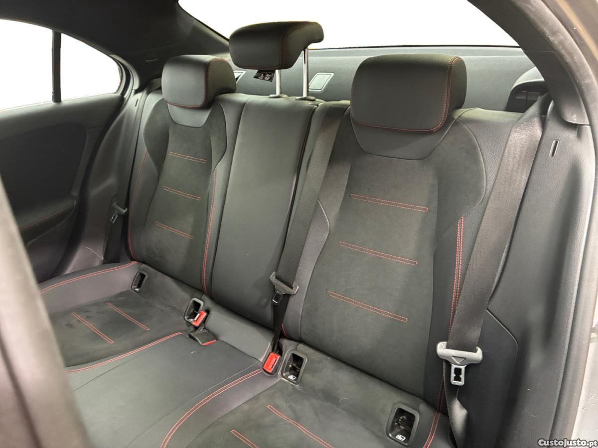 Mercedes-Benz A 180 d AMG Line Aut. — fotografia 3