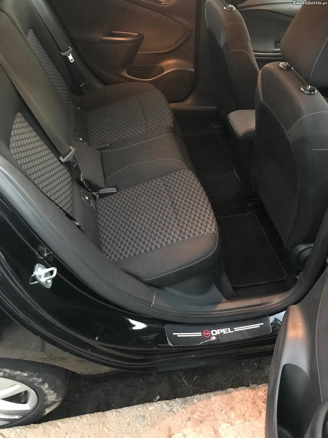 Opel Astra Sports tourer — fotografia 5