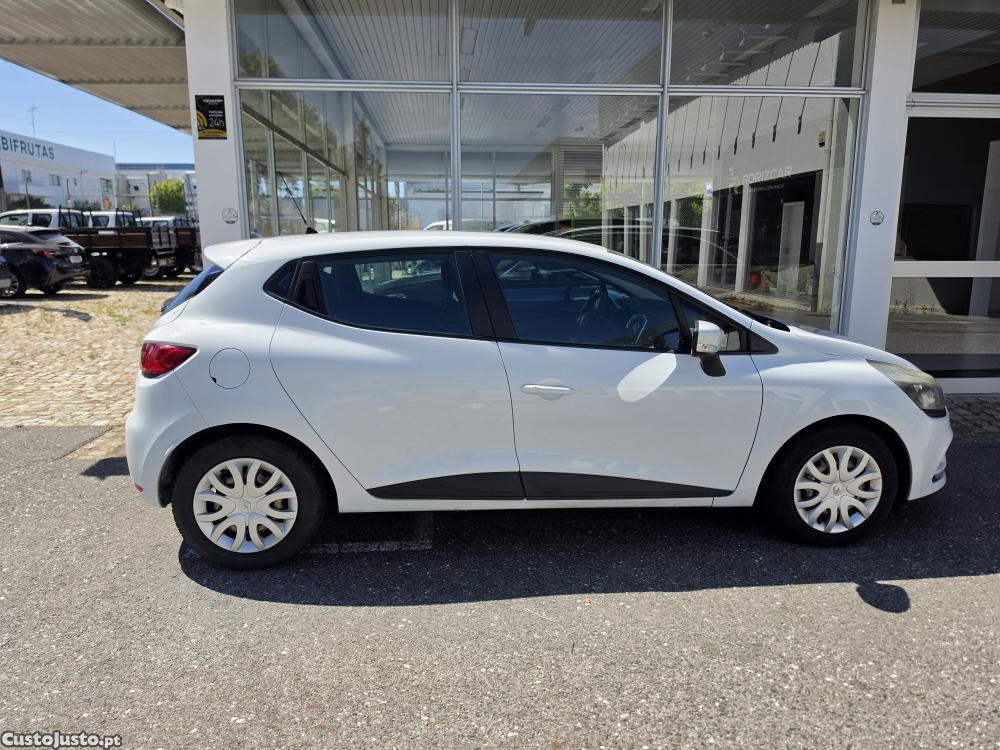 Renault Clio 1.5 DCI ZEN - 16 foto 4