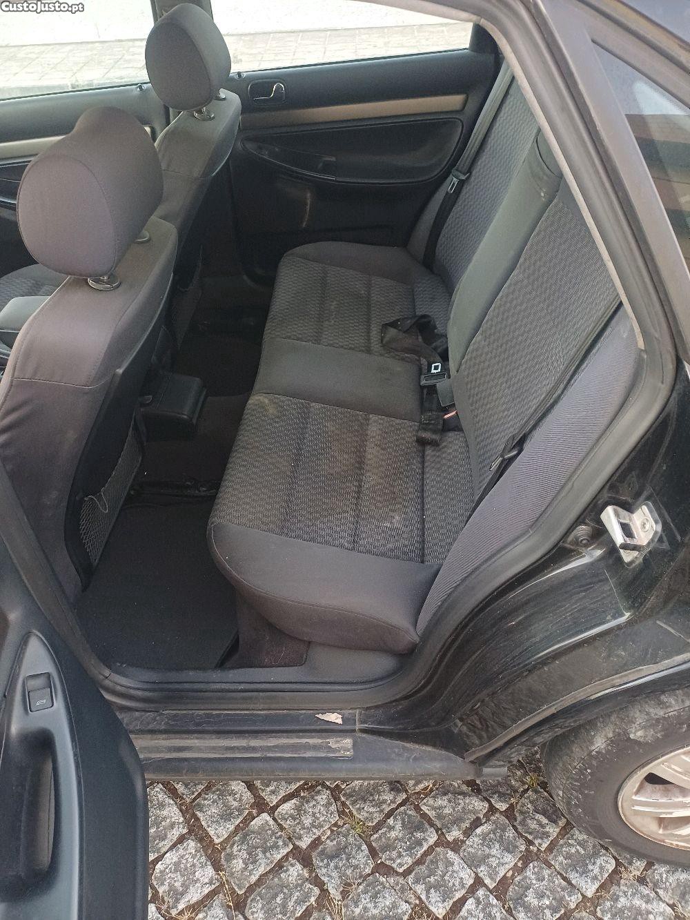 Audi A4 1.9 tdi 110cv — fotografia 3