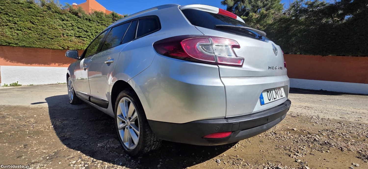 Renault Mégane 1.5 dCi Dynamique S EDC — photo 3
