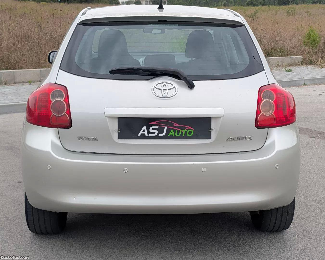 Toyota Auris 1.33 vvt-i comfort — fotografia 10