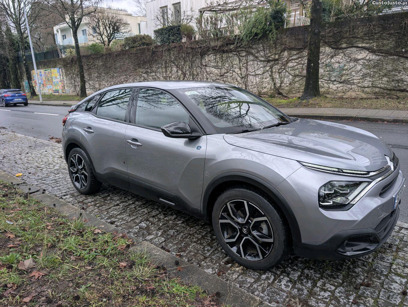 Citroën e-C4 Feel Pack 50kWh de 2021, 100% elétrico. — fotografia 4