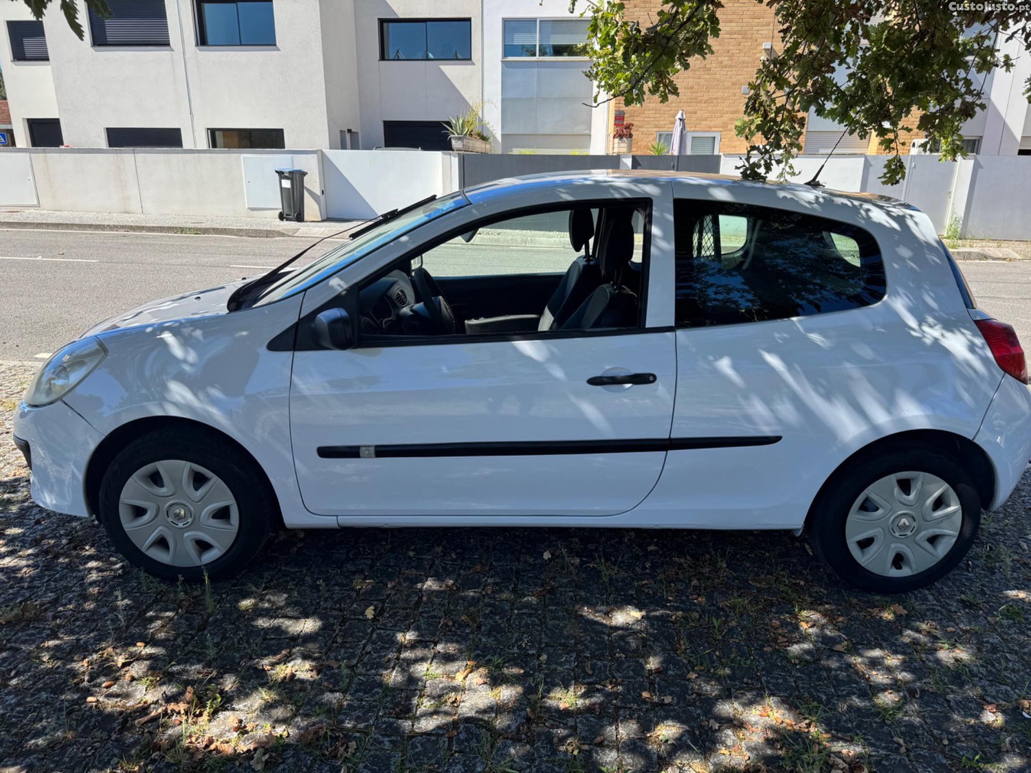 Renault Clio Authentique — fotografia 5
