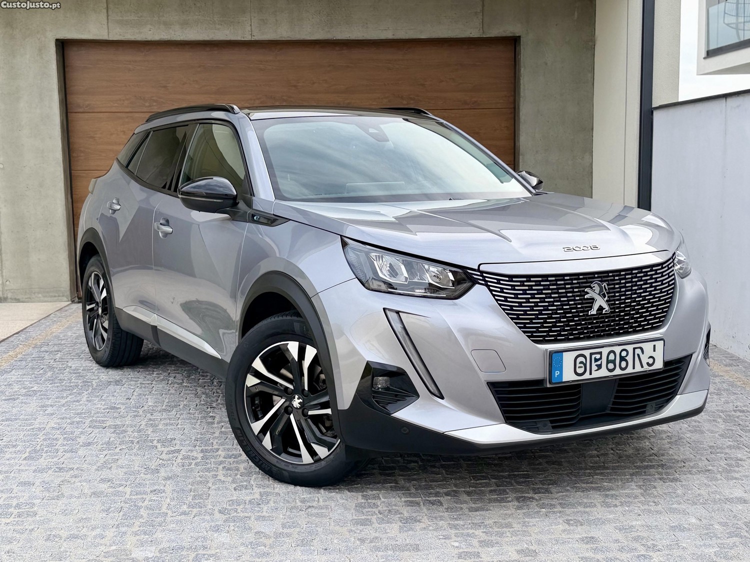 Peugeot e-2008 Allur — fotografia 5
