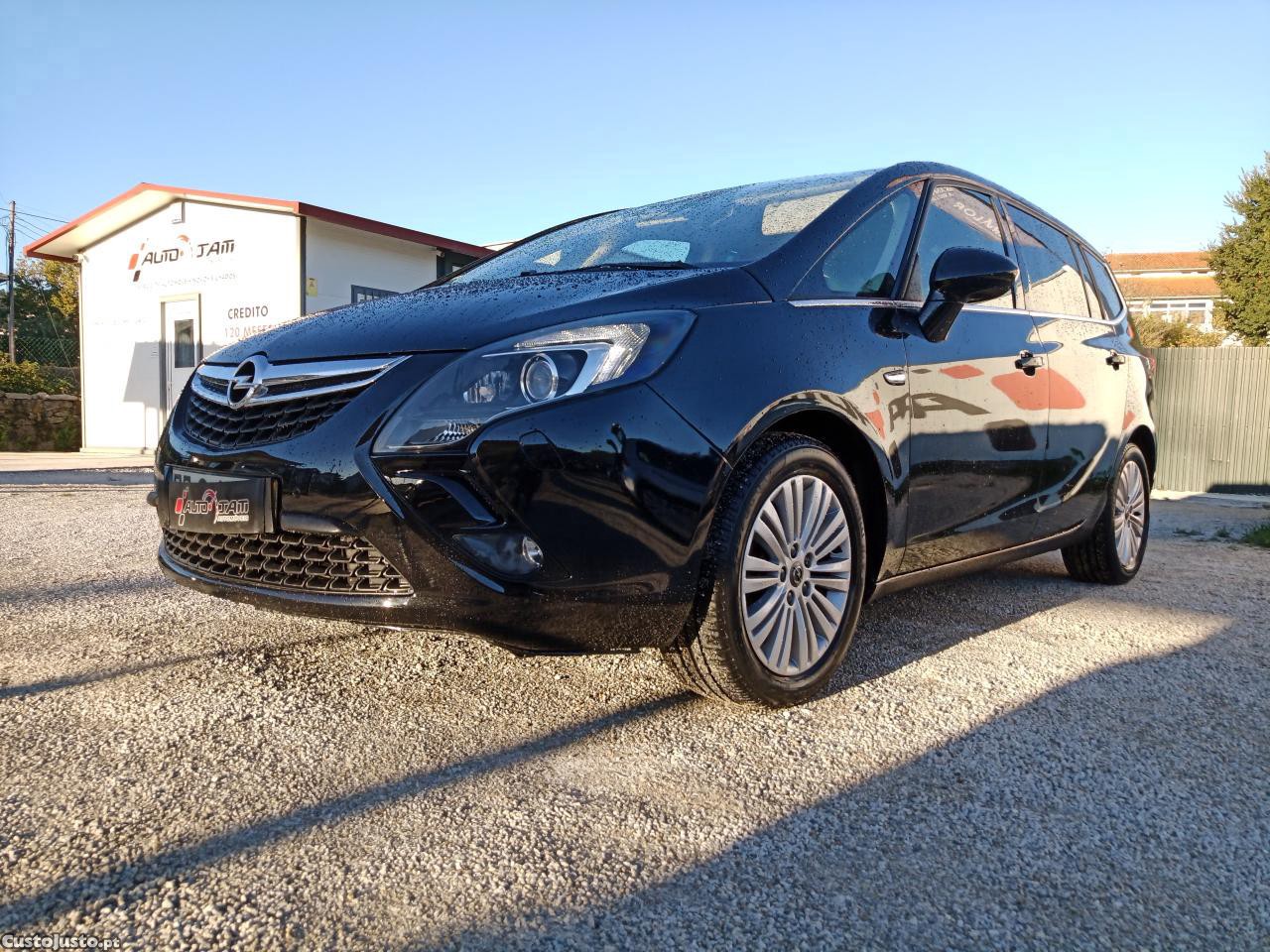 Opel Zafira C Tourer 1.6 CDTI ecoFLEX 136cv Cosmo - 17 — photo 2