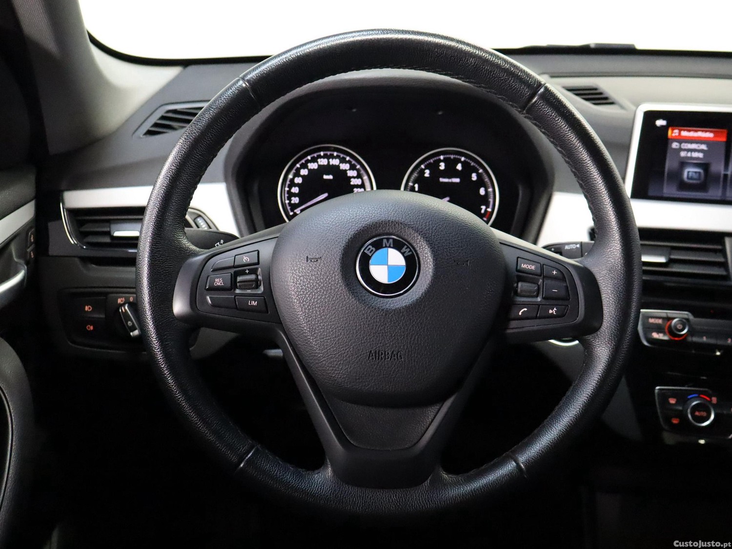BMW X1 25 e xDrive — fotografia 13