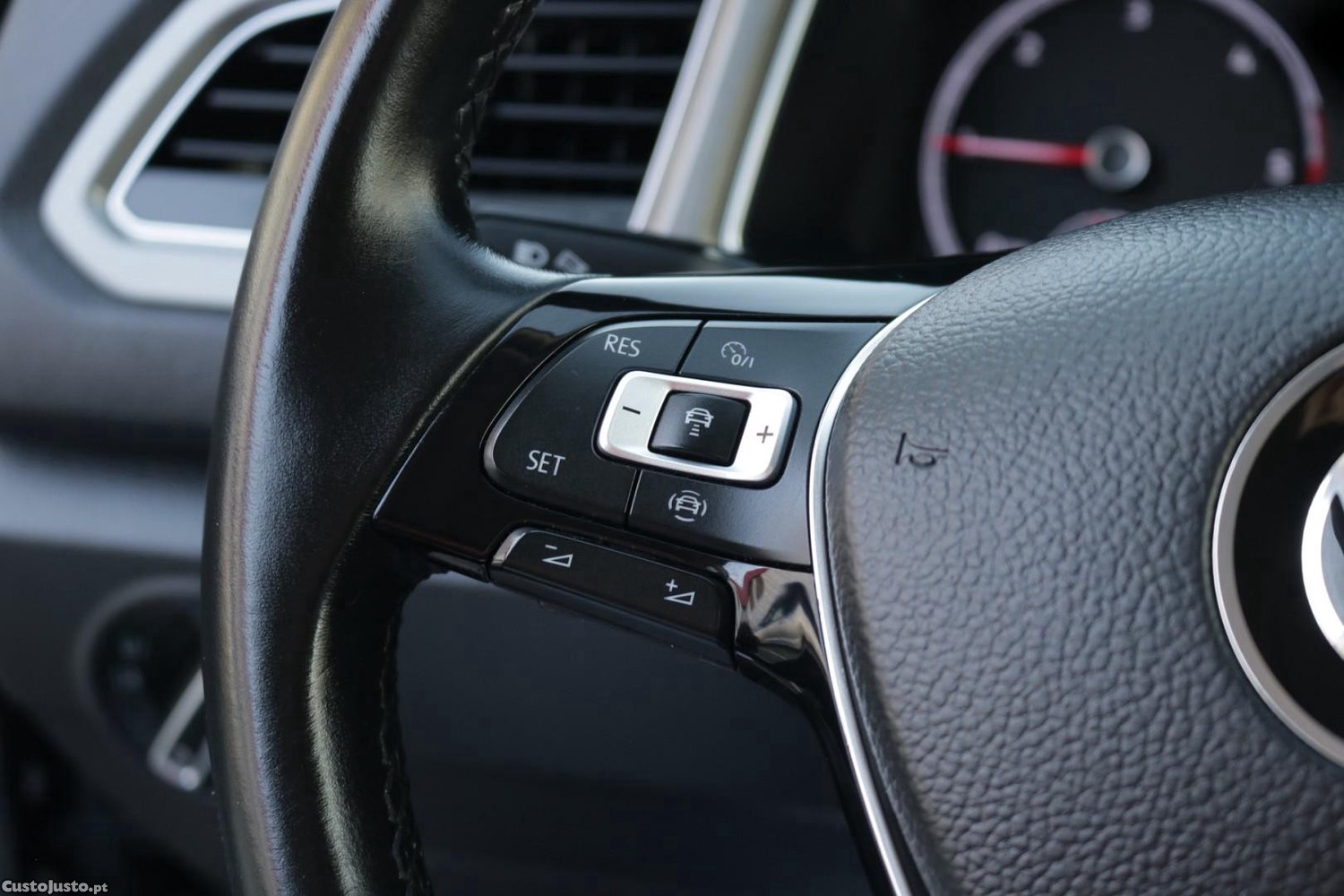 Volkswagen T-Roc 2.0 TDI Style 115cv — fotografia 30