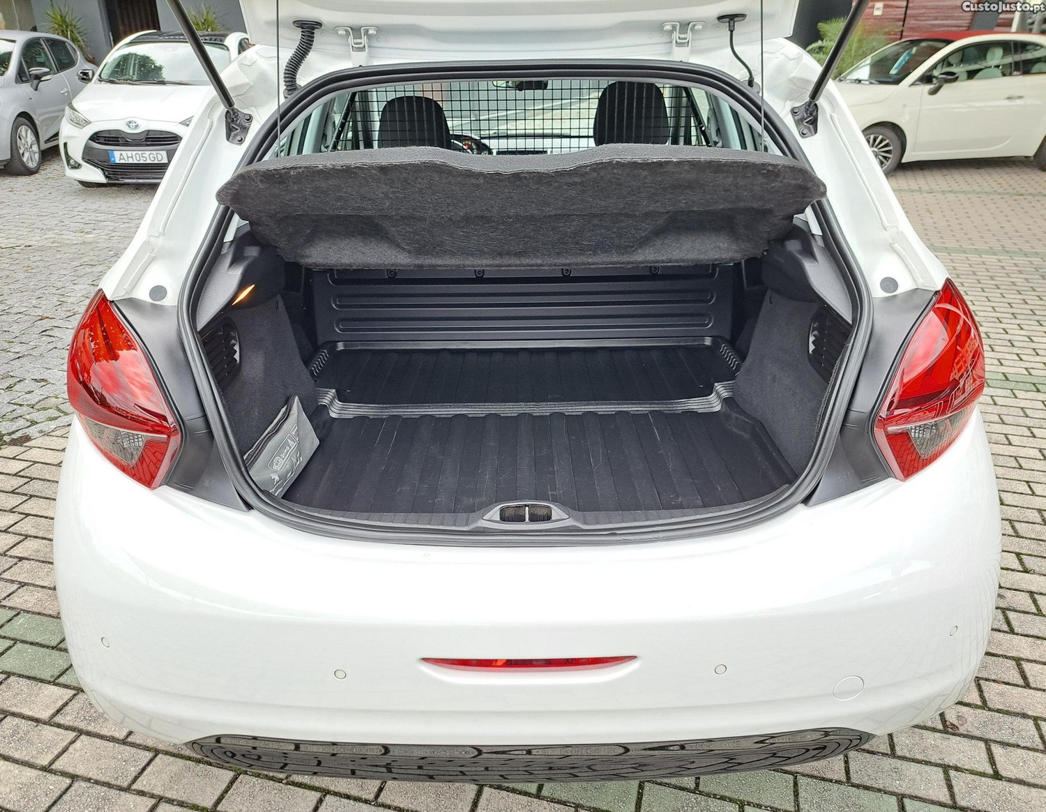 Peugeot 208 1.5 BlueHDi Active — fotografia 8