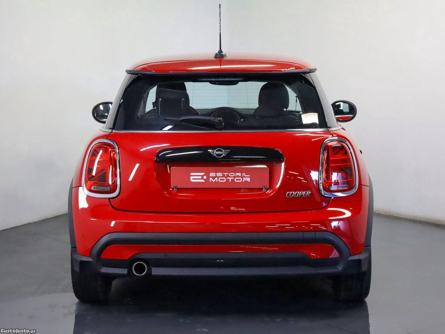 MINI Cooper Premium Essential Auto — fotografia 17