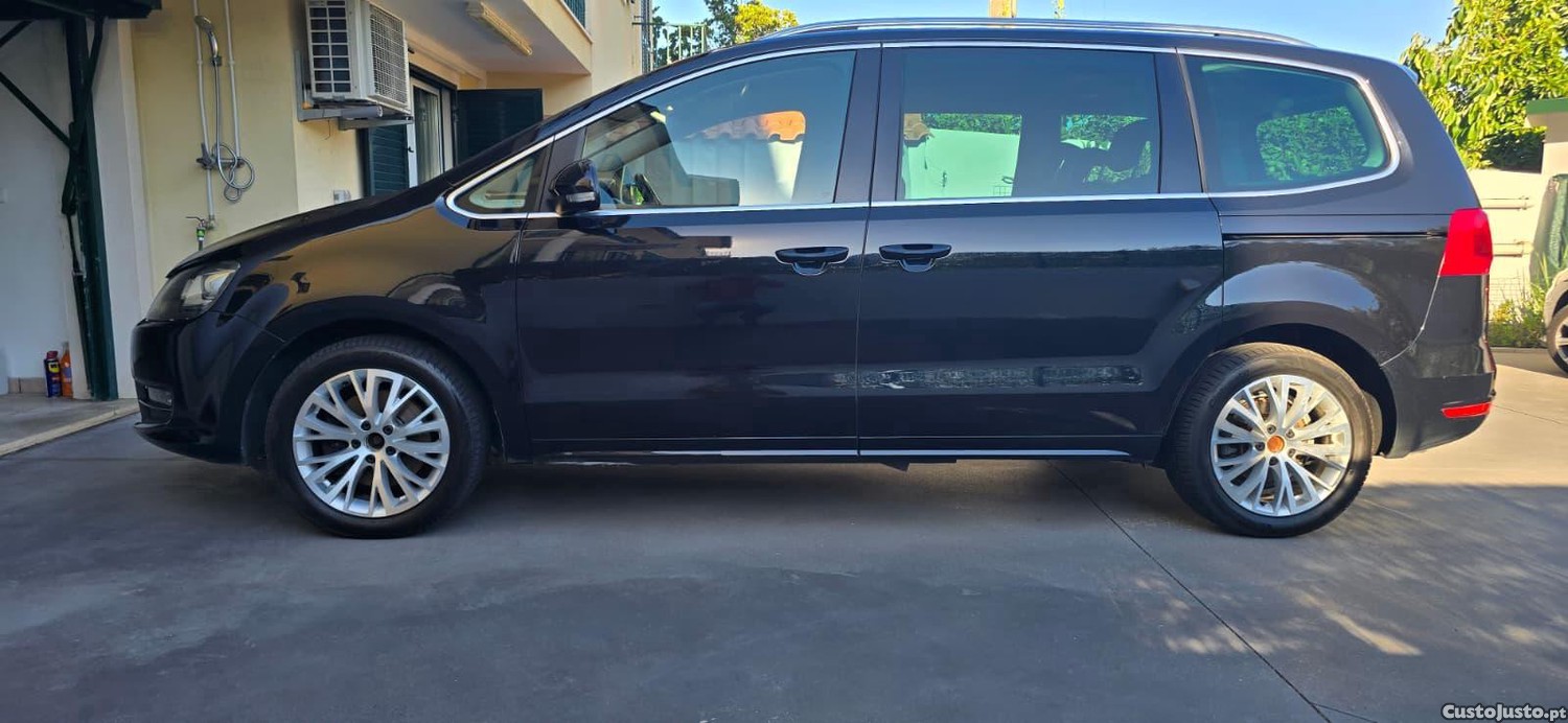 Volkswagen Sharan 2.0 TDI Highline — fotografia 7