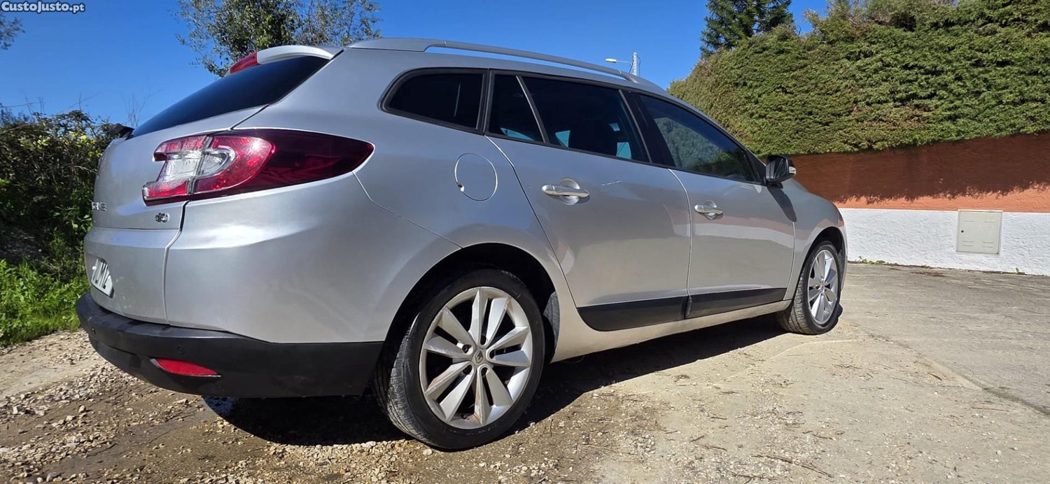 Renault Mégane 1.5 dCi Dynamique S EDC — photo 4