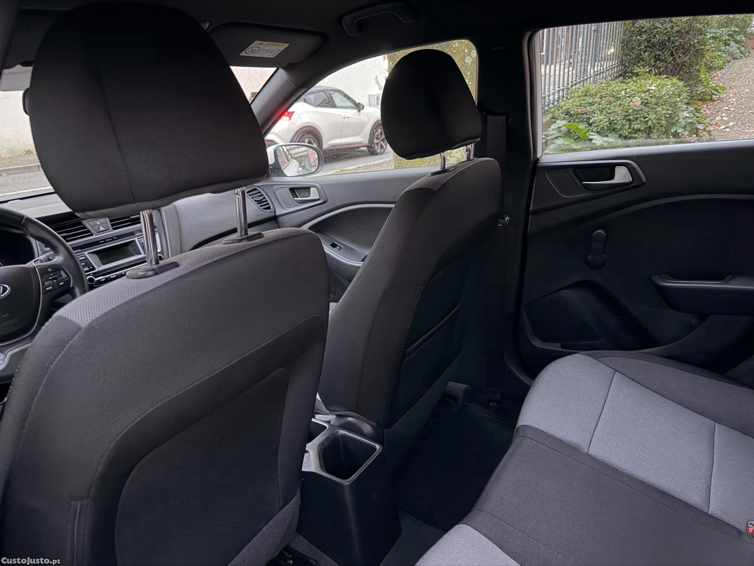 Hyundai i20 1.1 CDRi LED — fotografia 10