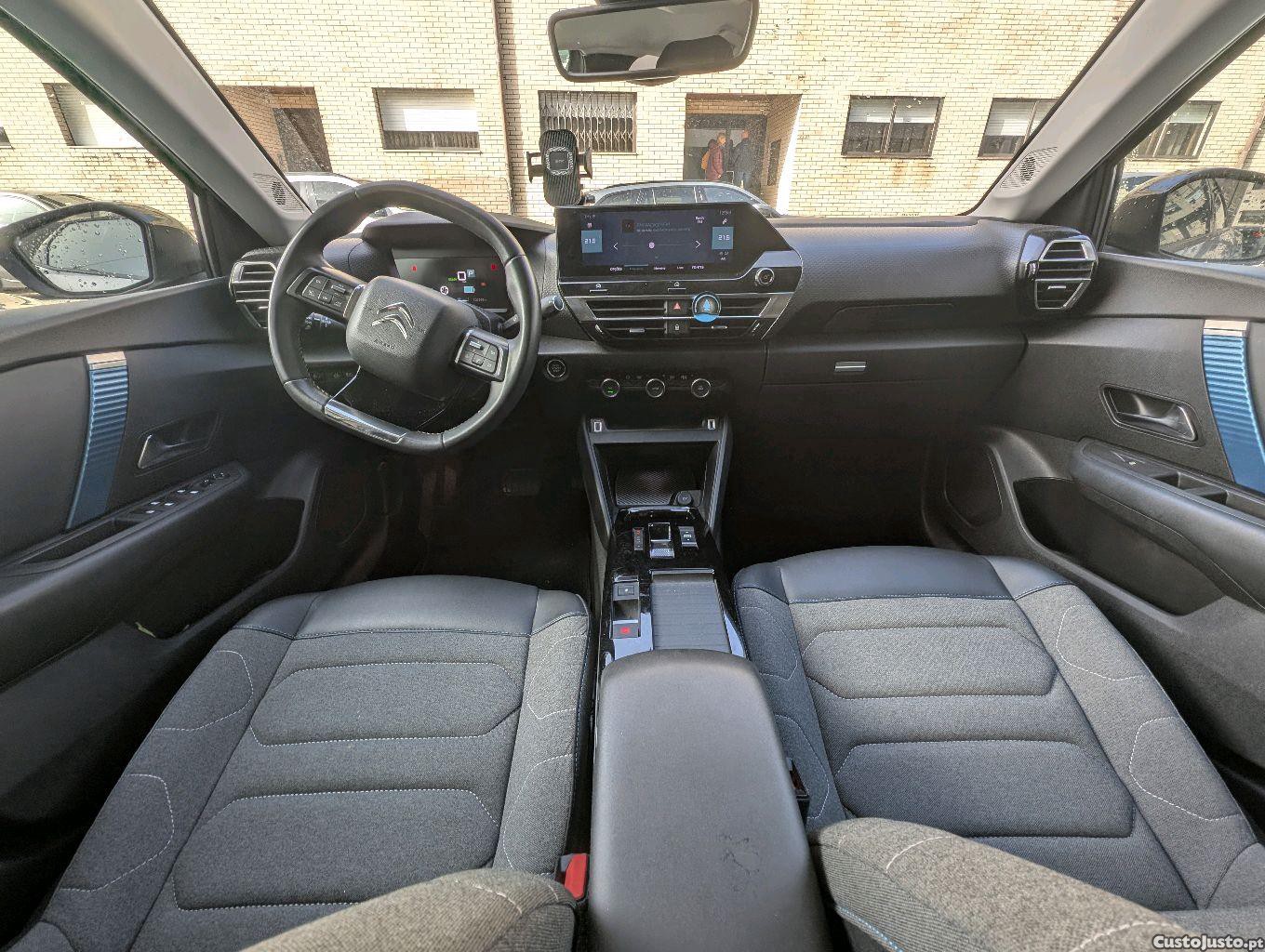 Citroën e-C4 Feel Pack 50kWh de 2021, 100% elétrico. — fotografia 3