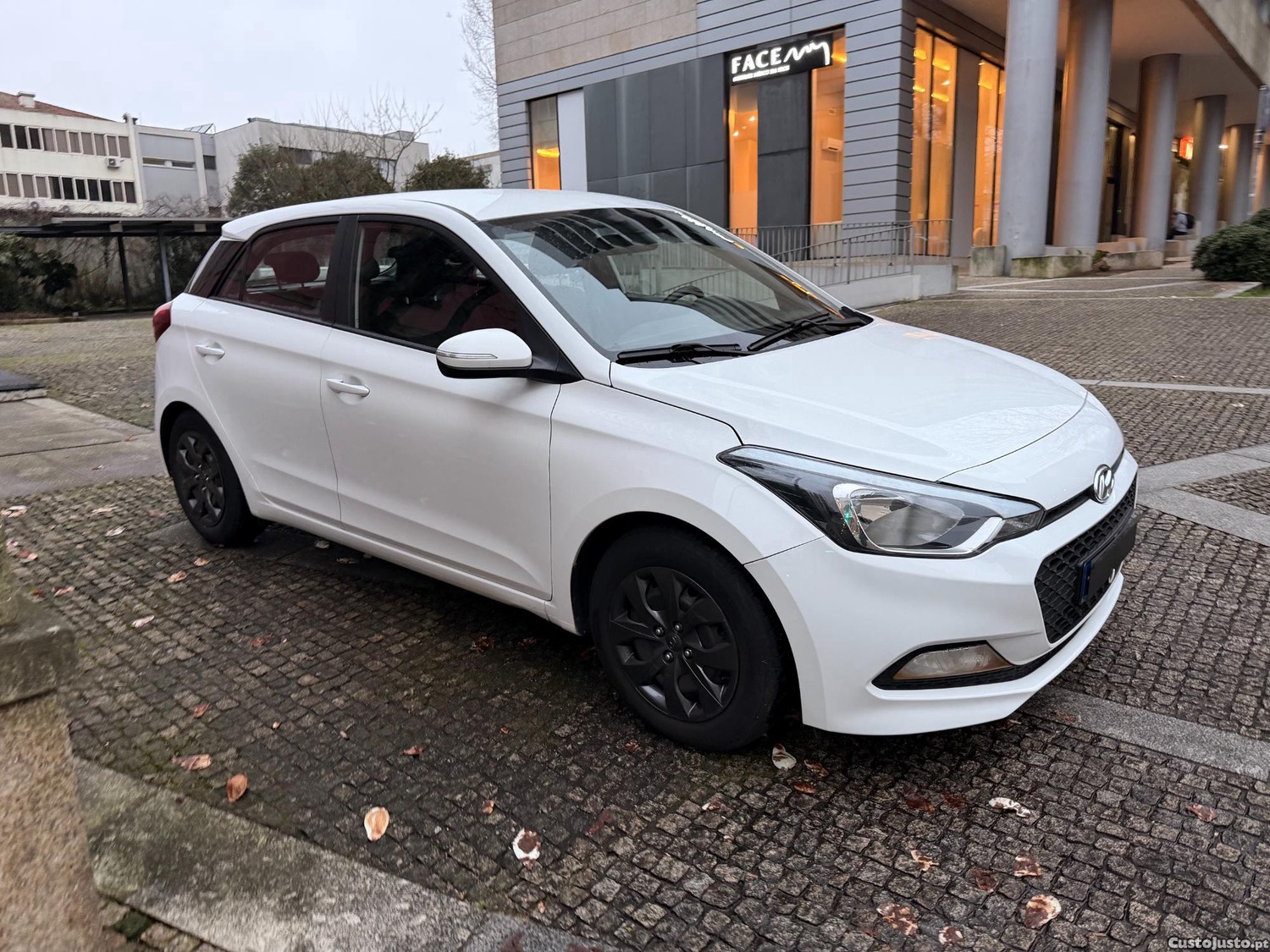Hyundai i20 1.1 CDRi LED — fotografia 18