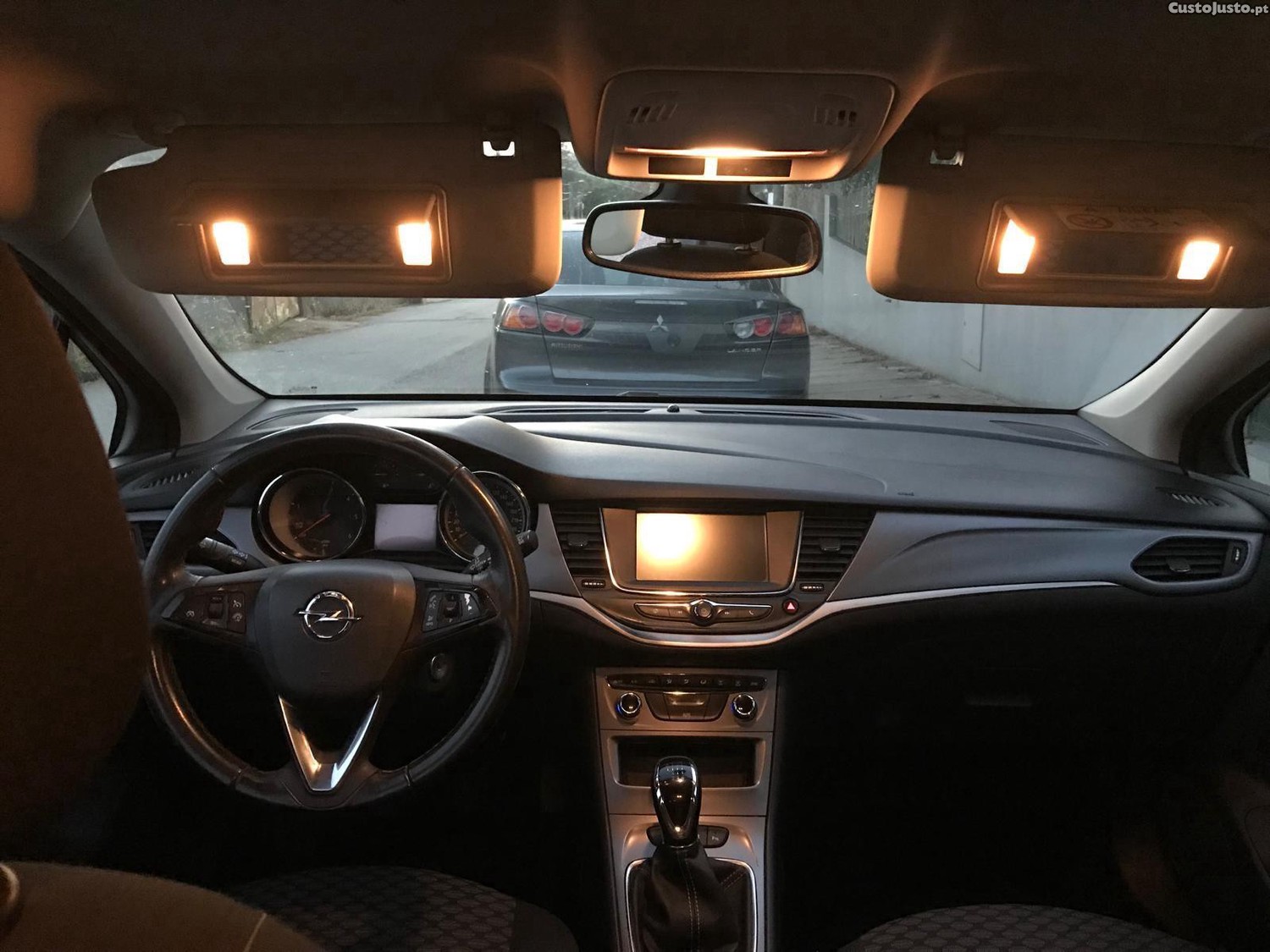 Opel Astra Sports tourer — fotografia 3
