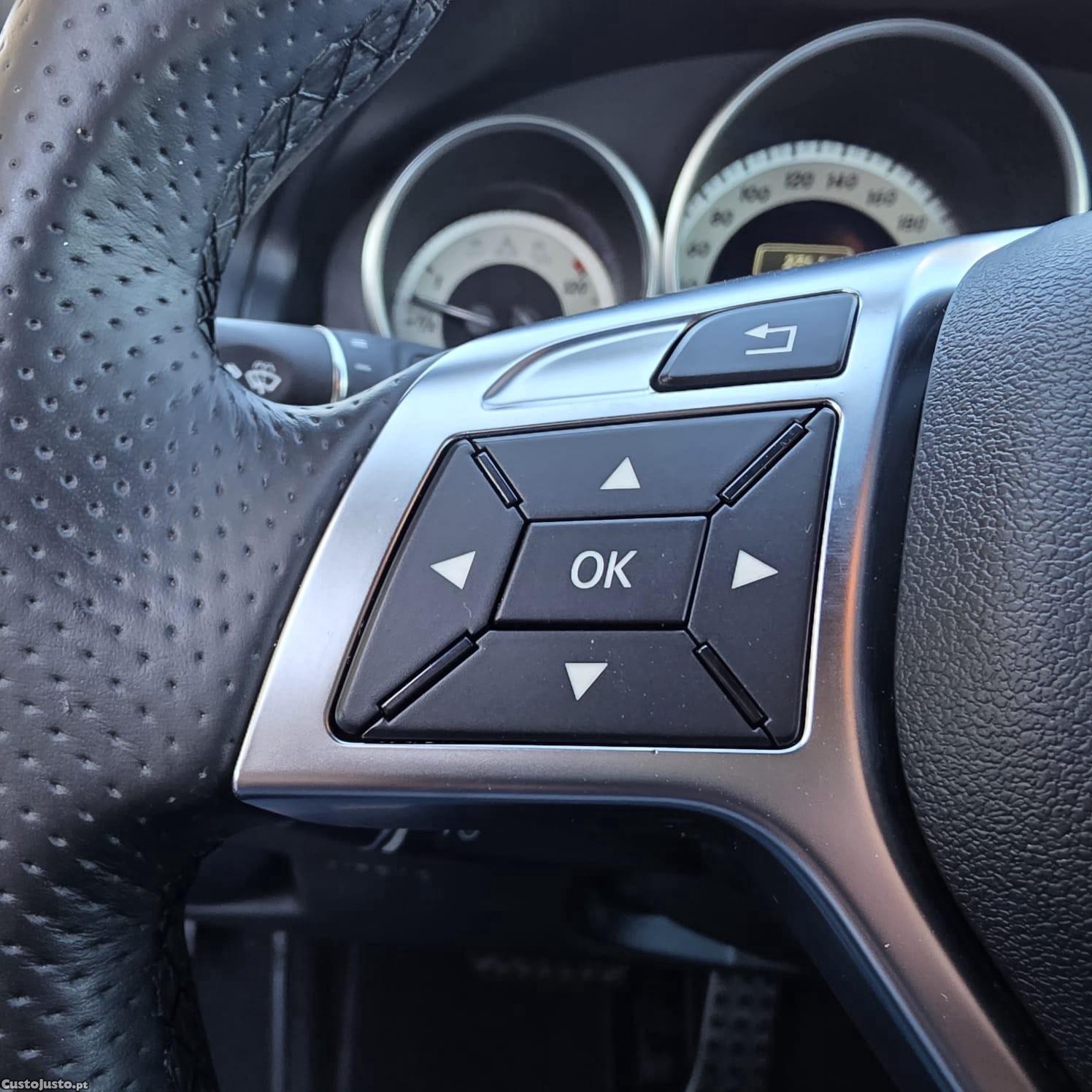 Mercedes-Benz E 220 CDi BlueEfficiency Auto — fotografia 6