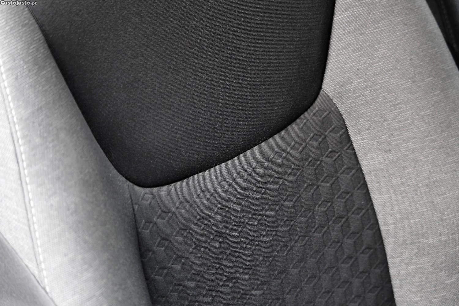 Toyota Yaris 1.5 HDF Comfort — fotografia 11