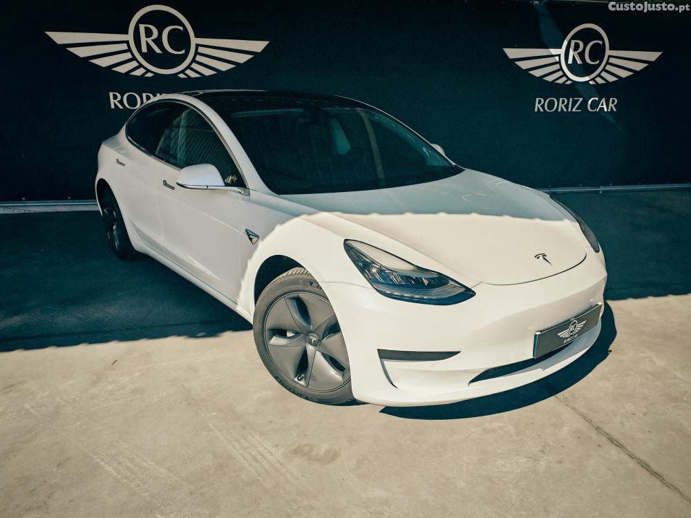 Tesla Model 3 Standard Range Plus — fotografia 12