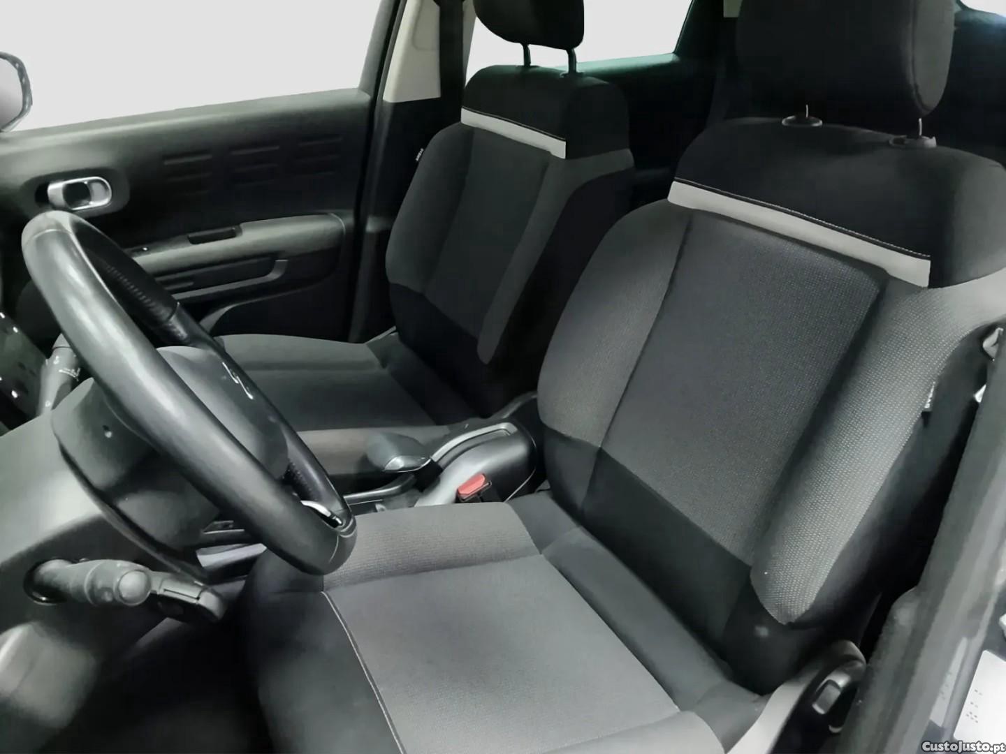 Citroën C3 Aircross 1.2 PureTech Shine — fotografia 3