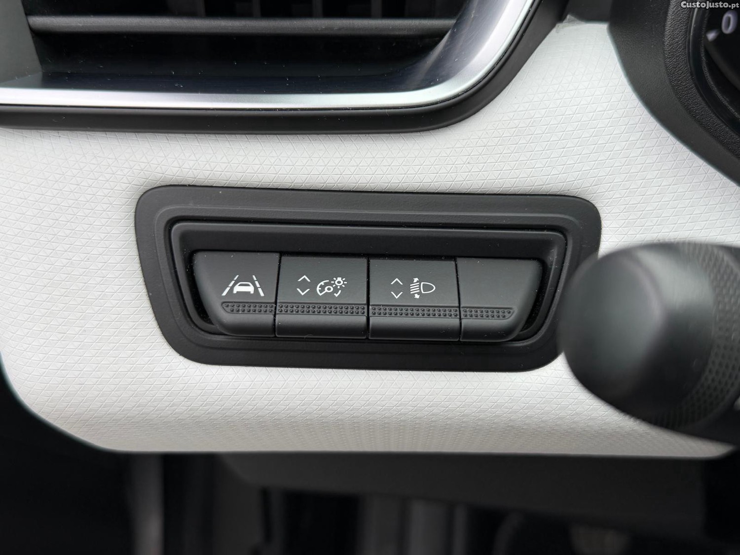 Renault Clio 1.0 TCe Evolution — fotografia 8