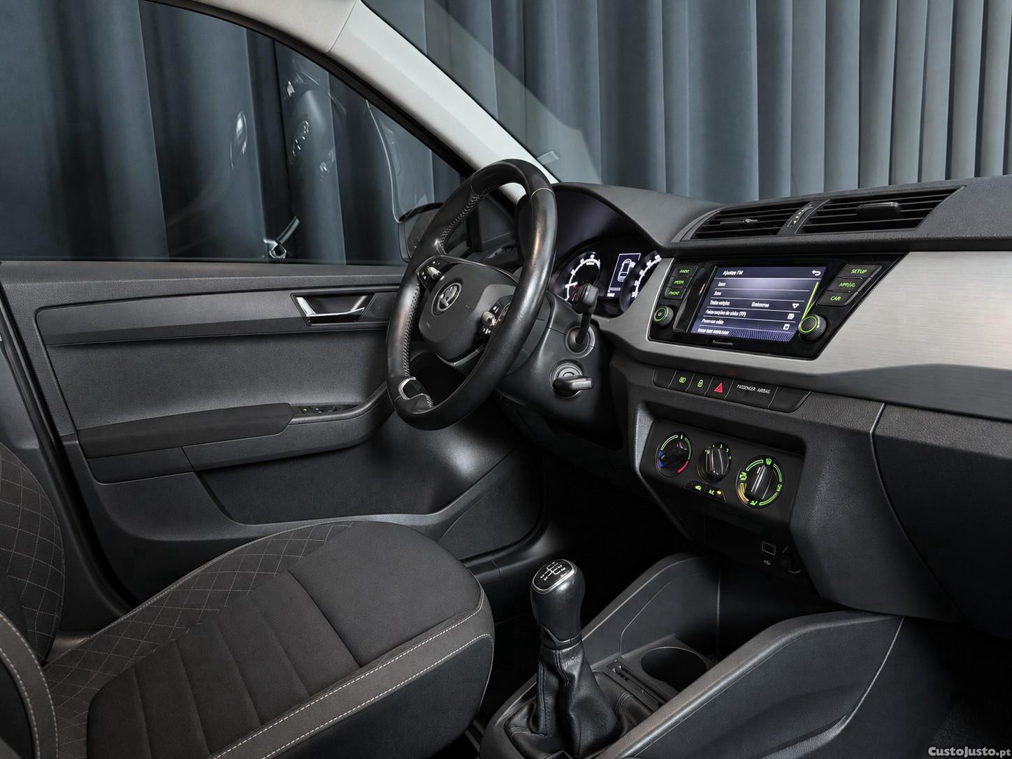 Skoda Fabia 1.0 TSI Ambition — fotografia 7