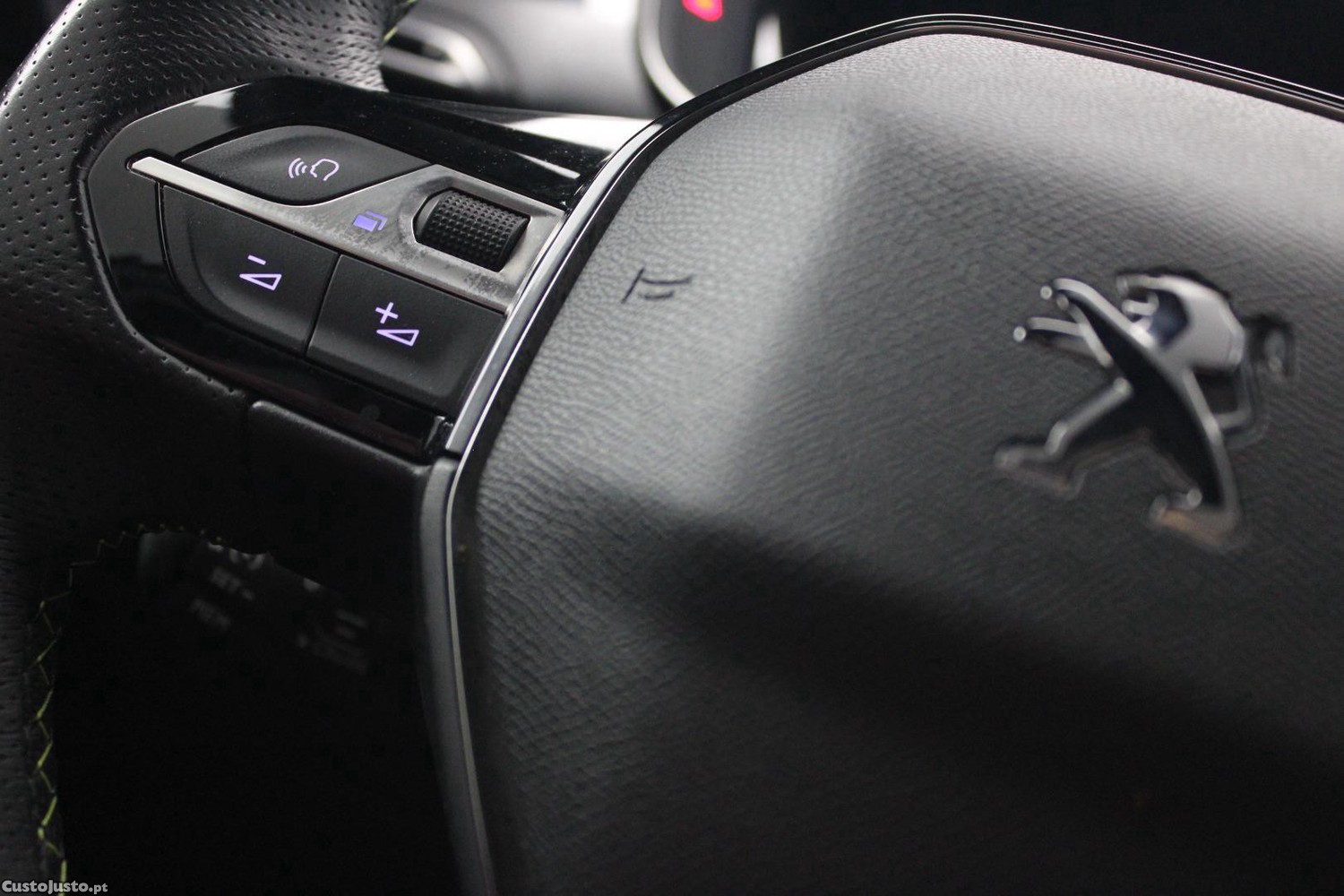 Peugeot e-2008 GT — fotografia 30