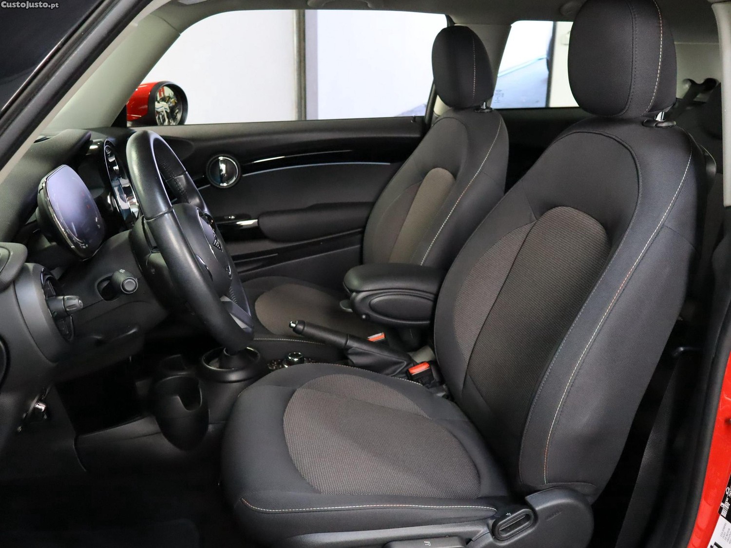 MINI Cooper Premium Essential Auto — fotografia 14