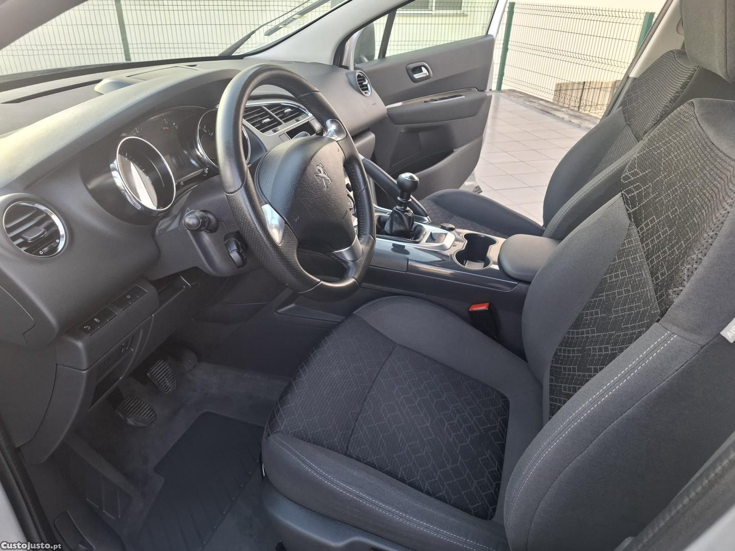 Peugeot 3008 1.6 BlueHDi Style — fotografia 2