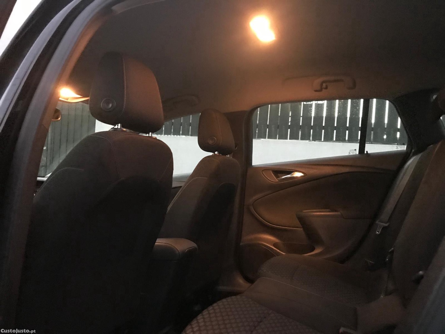 Opel Astra Sports tourer — fotografia 2