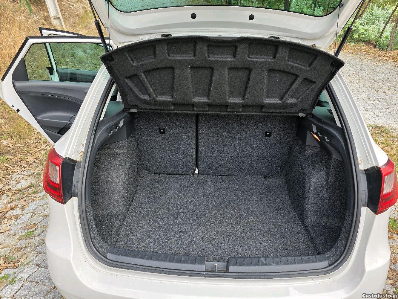 SEAT Ibiza 1.2 TSI FR — fotografia 2