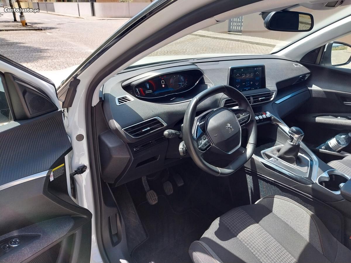 Peugeot 5008 Active 7 lugares Camera Frontal/traseira — fotografia 3