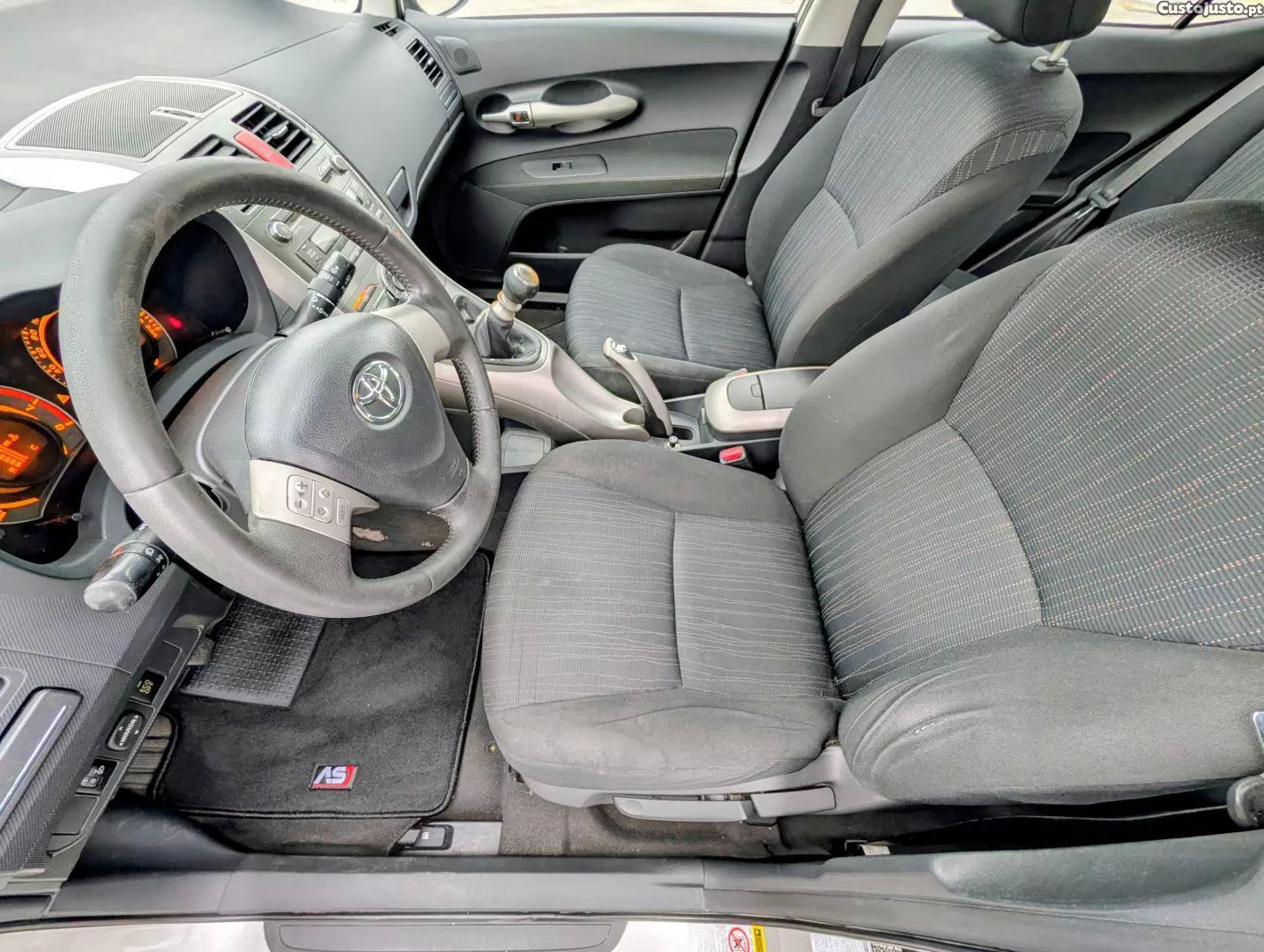Toyota Auris 1.33 vvt-i comfort — fotografia 4