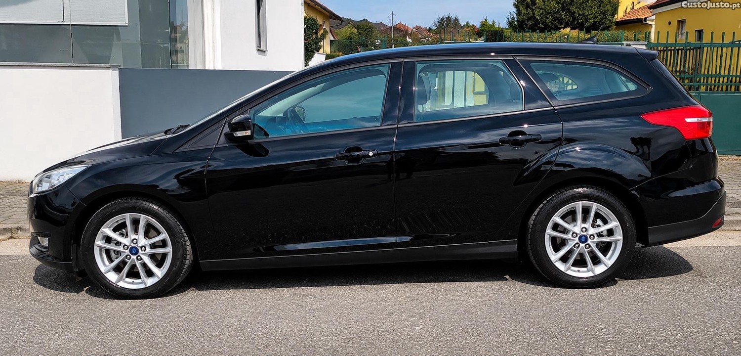 Ford Focus SW 1.0 EcoBoost — fotografia 7