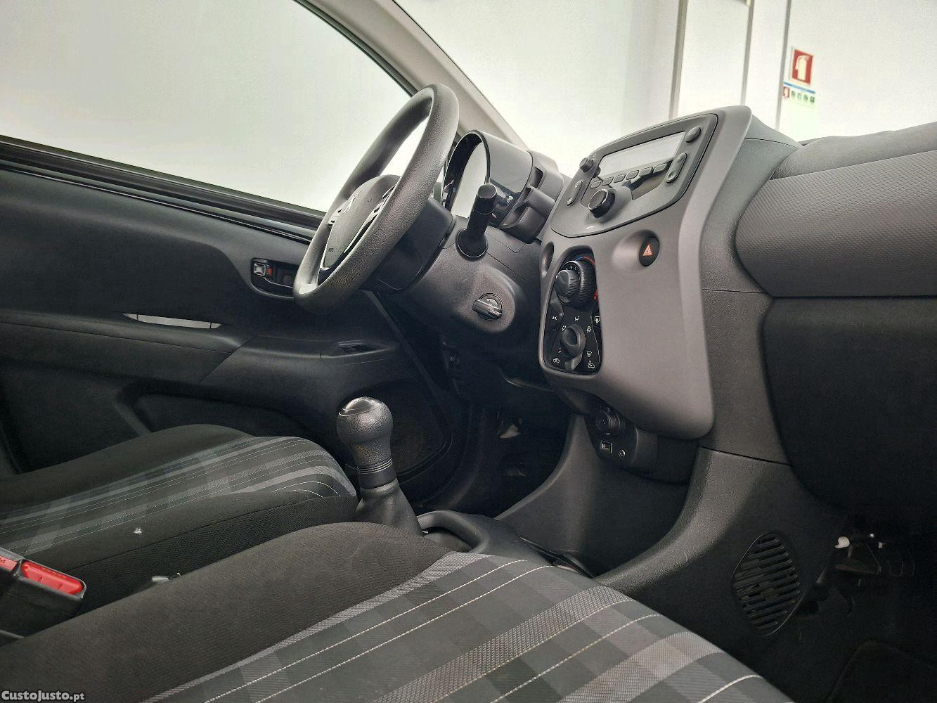Peugeot 108 1.0 VTi Active, Motor Toyota, Nacional — fotografia 4