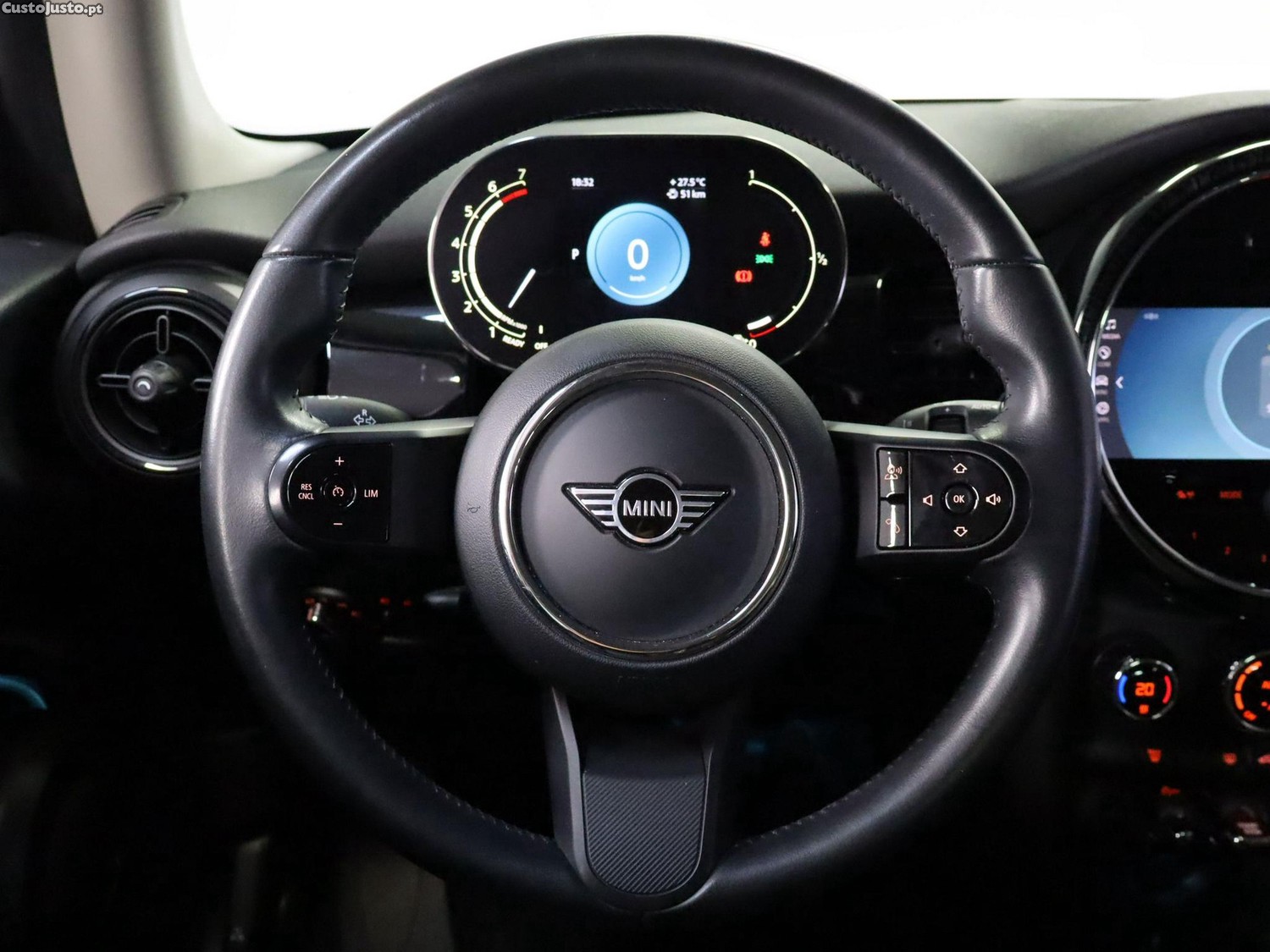 MINI Cooper Premium Essential Auto — fotografia 11