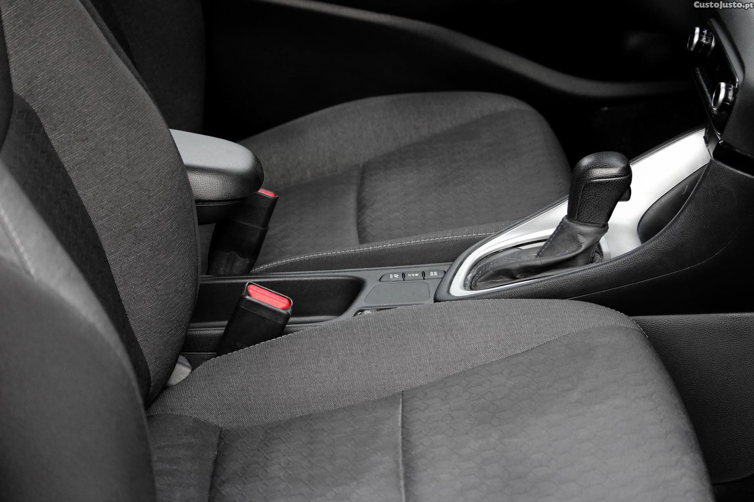 Toyota Yaris 1.5 HDF Comfort — fotografia 13