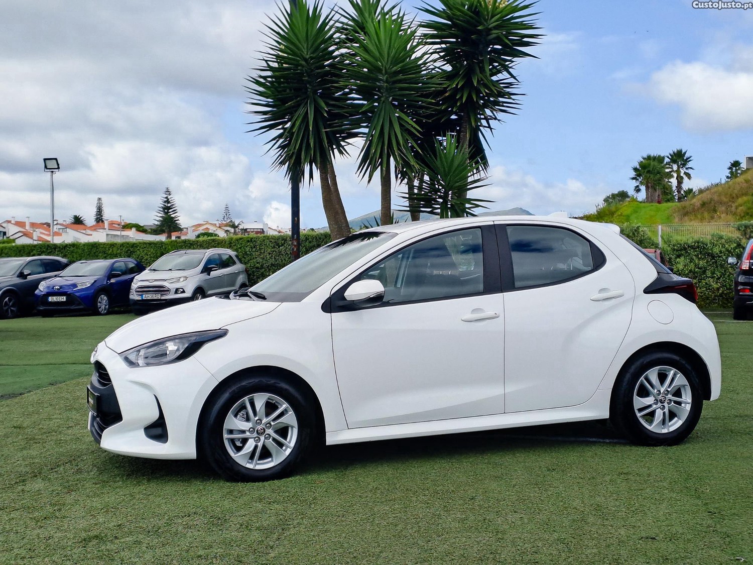 Toyota Yaris 1.0 VVT-i CONFORT PLUS 72CV GASOLINA 2024 - 24 — photo 4